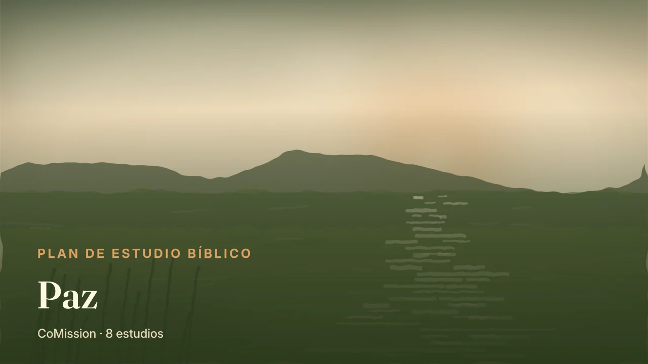 Paz — aguas tranquilas al atardecer bajo un cielo quieto