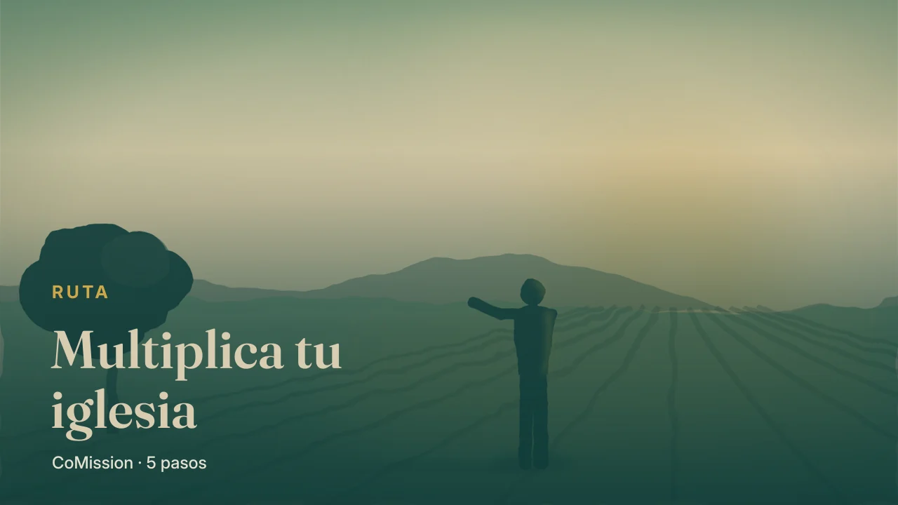 Multiplica tu iglesia — surcos sembrados que se extienden más allá del horizonte a plena luz del día